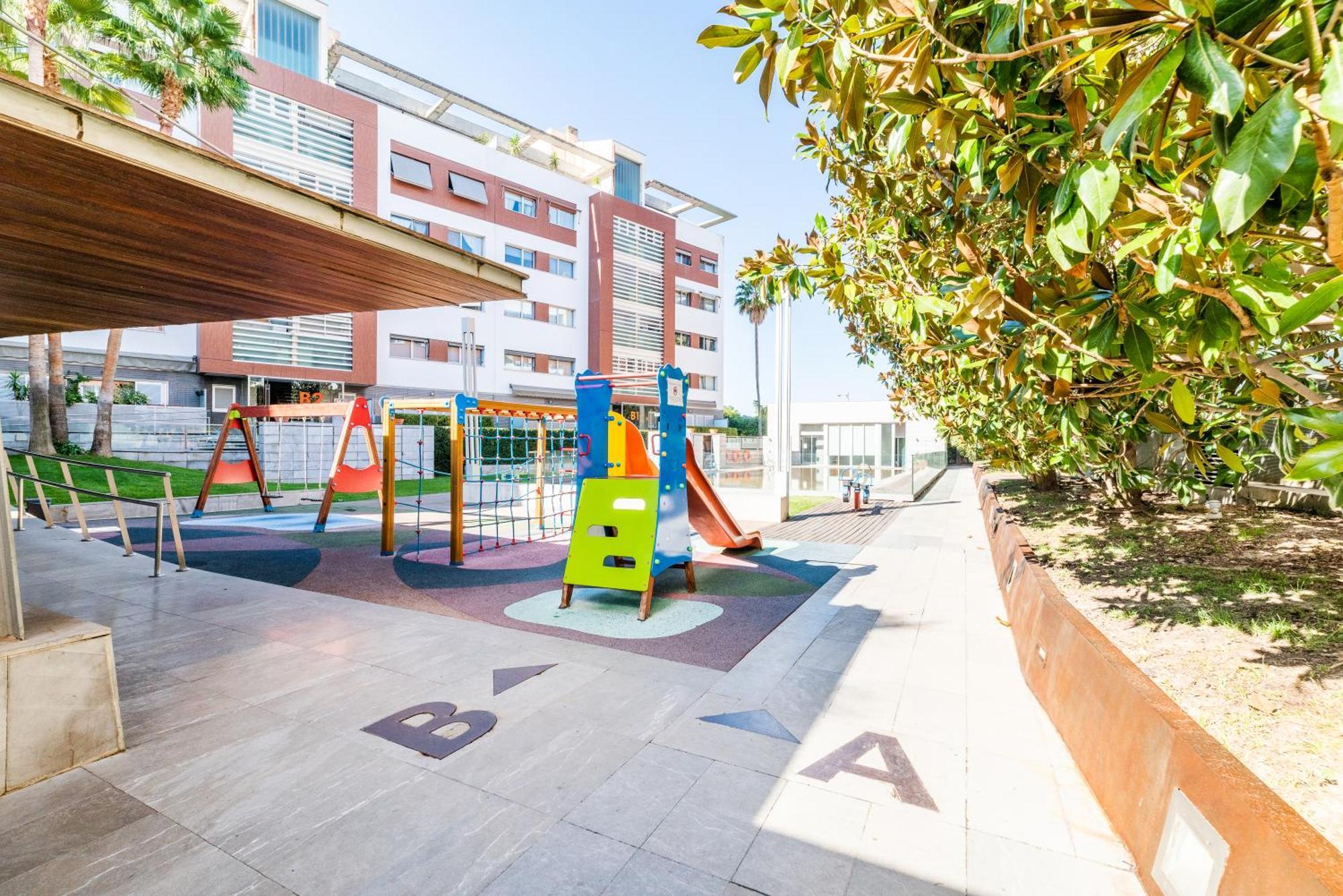 格拉纳达Tuguest Avenida De La Investigacion - Free Parking公寓 外观 照片